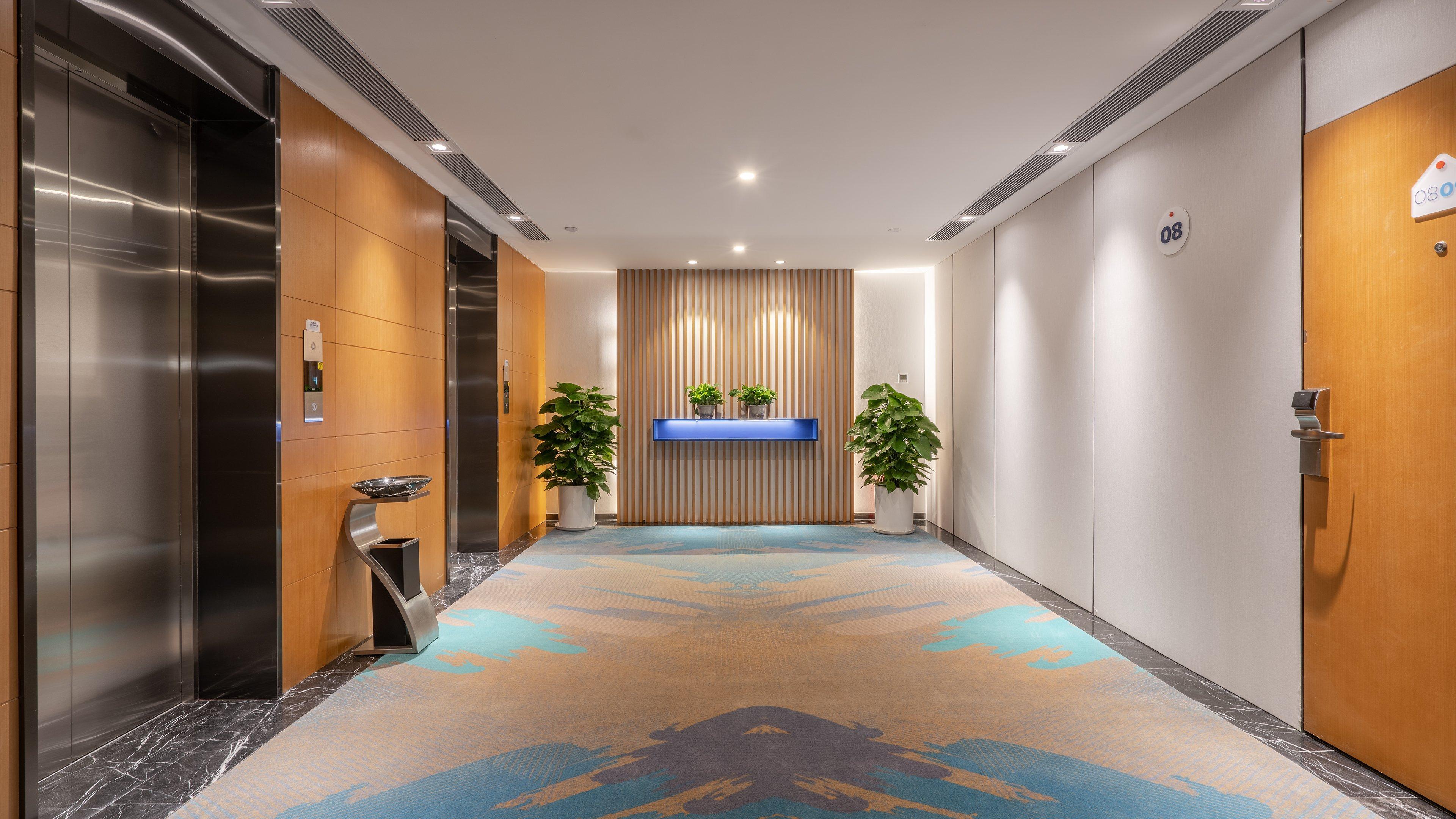 Holiday Inn Express Qingdao City Center, An Ihg Hotel Экстерьер фото